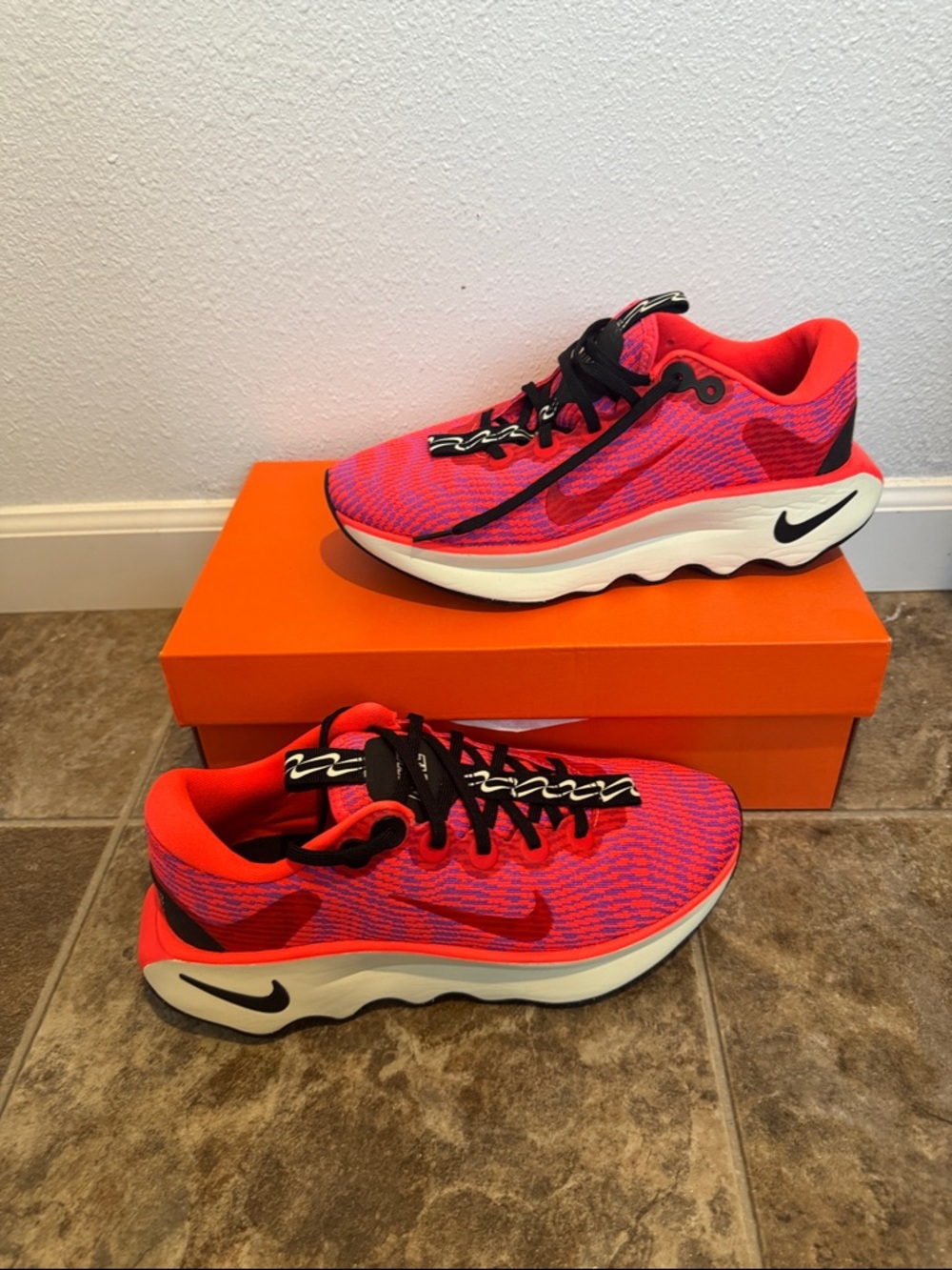 Nike Motiva Size 9